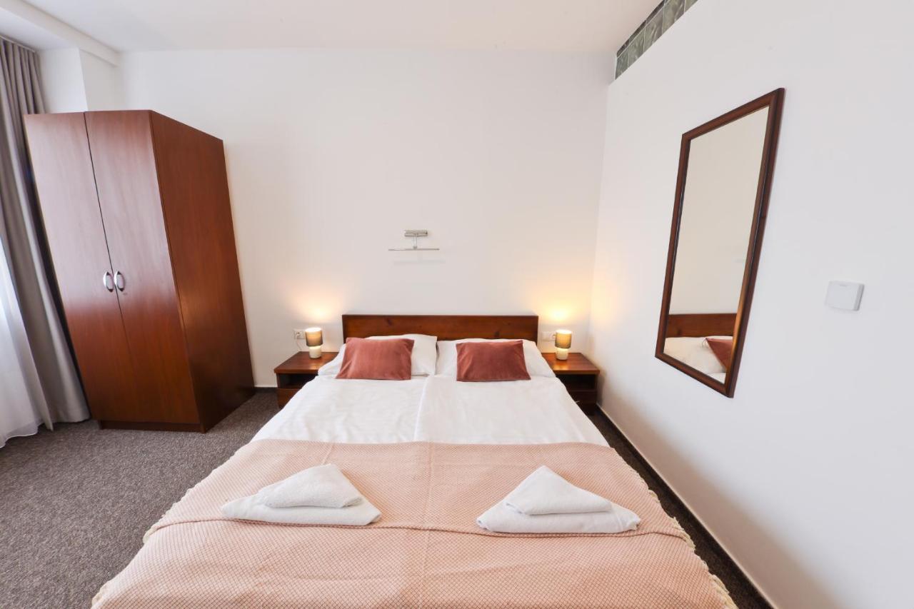 Hotel Slanica Наместово Экстерьер фото