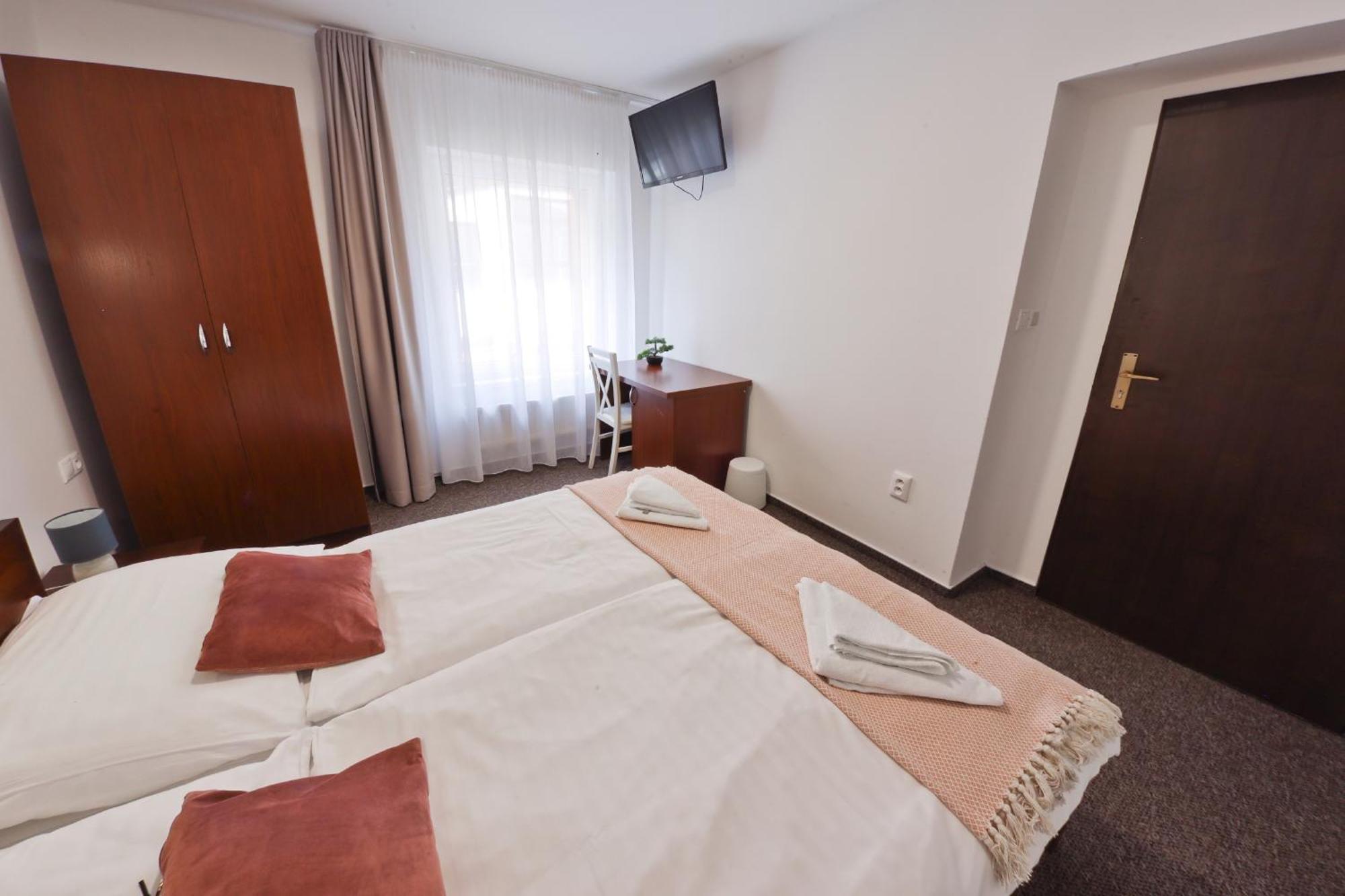 Hotel Slanica Наместово Экстерьер фото