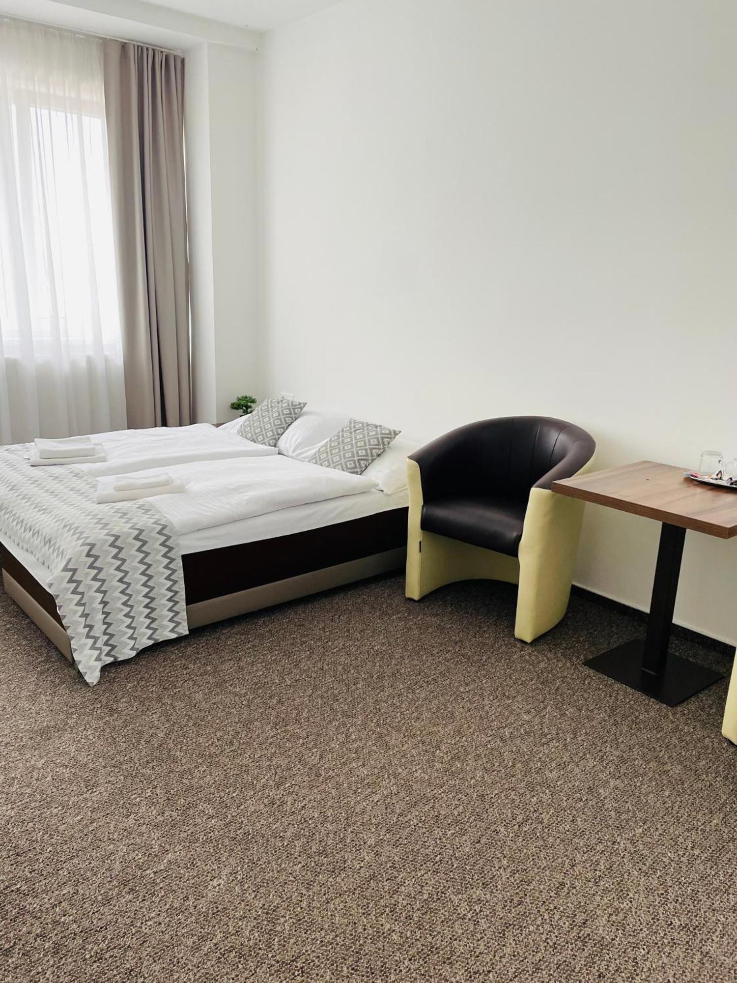 Hotel Slanica Наместово Экстерьер фото